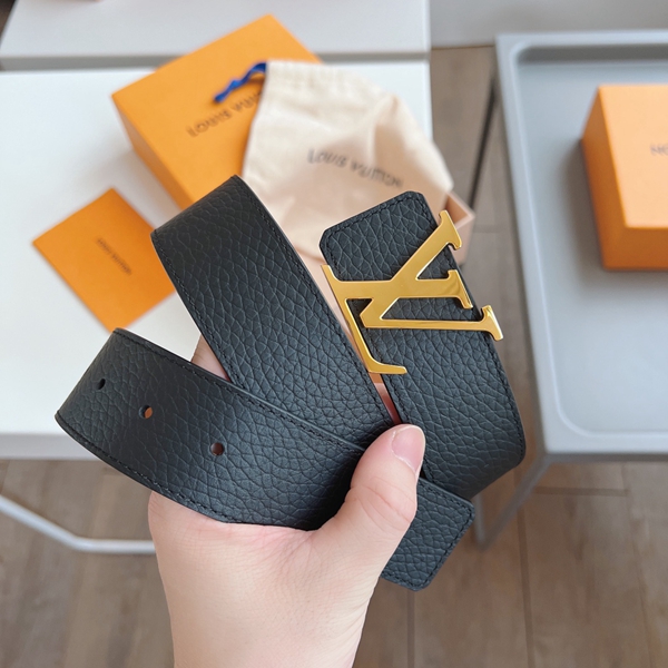 ルイヴィトンベルト正面デザイン